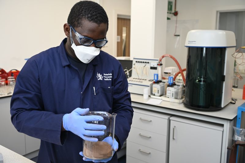 Technology scale-up and de-risking to decarbonise in the cement and concrete industry